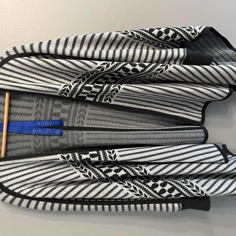 Kit & Ace Sweater Cape